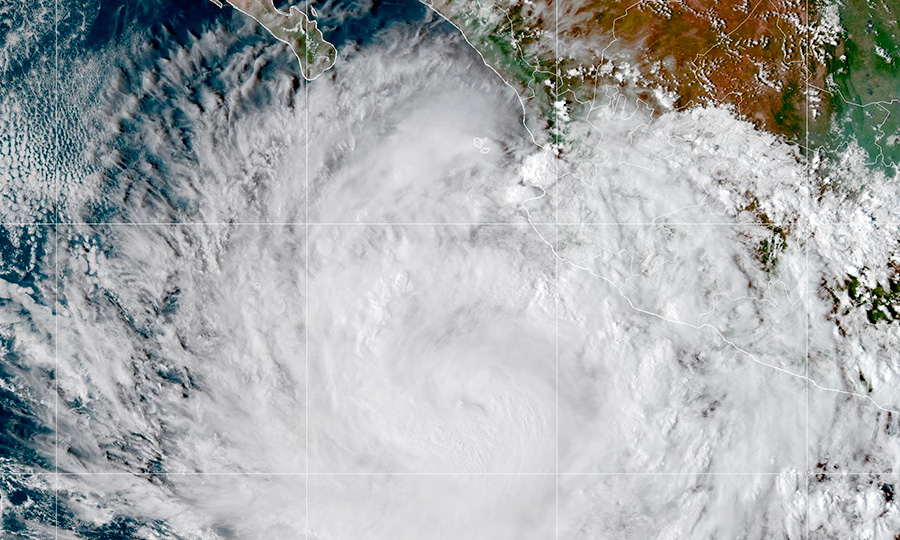 Sigue avanzando huracán Priscila, lluvias intensas en 4 estados