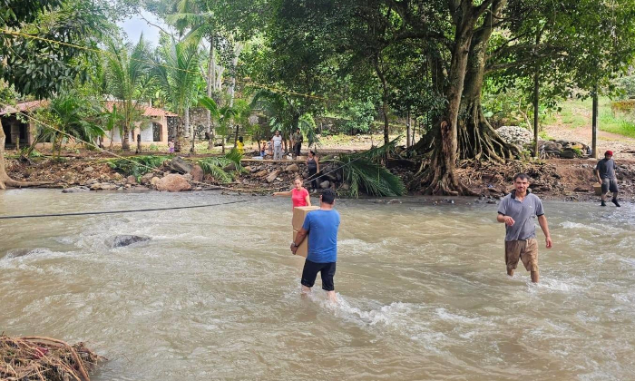 El Corazón de Nayarit brinda apoyo alimentario a familias afectadas por lluvias en Jalcocotán
