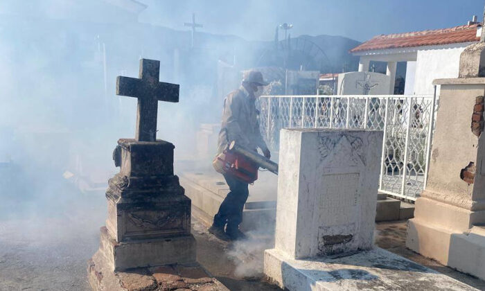 Refuerzan medidas preventivas contra el dengue en panteones