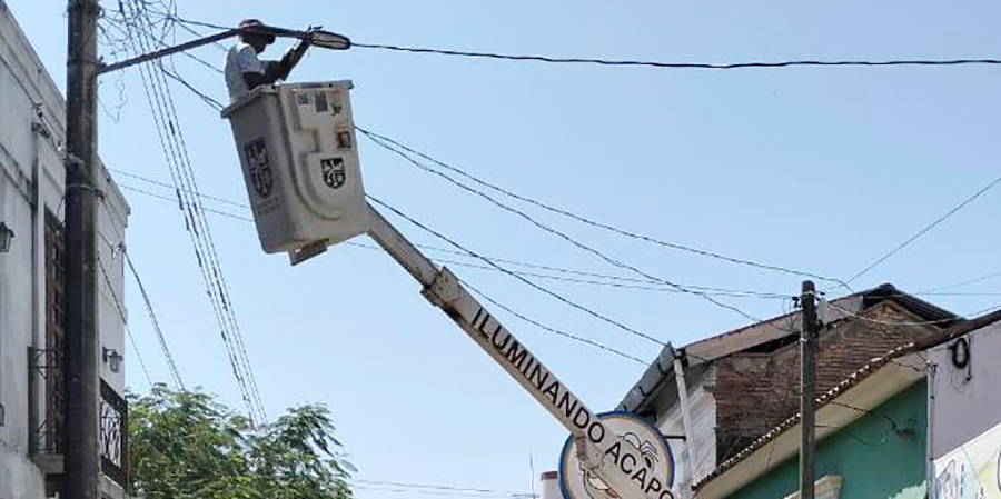 Rehabilitaci&oacute;n de luminarias fortalece la seguridad y la imagen urbana en Acaponeta