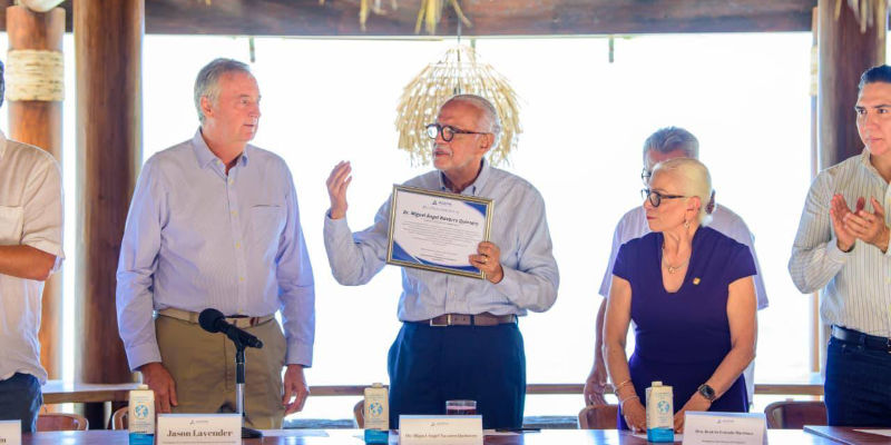 Fortalece Navarro Quintero coordinaci&oacute;n con empresarios de Punta de Mita