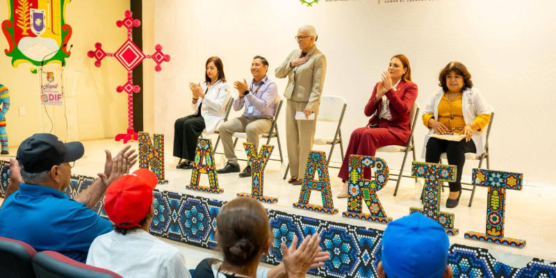 Beatriz Estrada impulsa el bienestar de los adultos mayores con la entrega de pr&oacute;tesis dentales