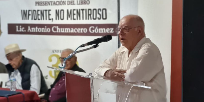 VELADA LITERARIA EN ACAPONETA: PRESENTACI&Oacute;N DE LIBRO INFIDENTE, NO MENTIROSO