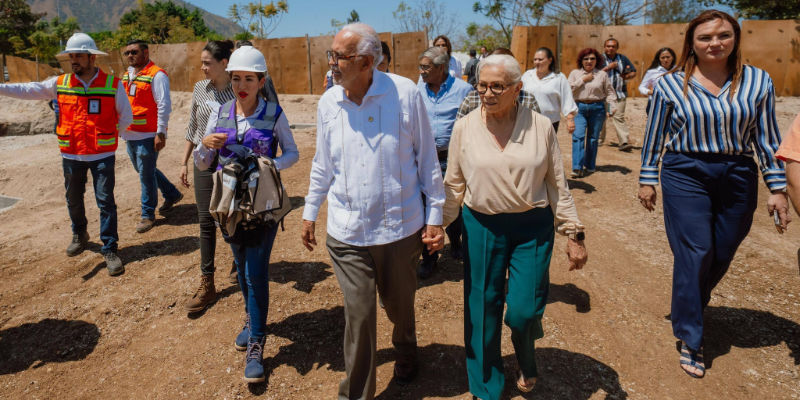 Recorre Navarro Quintero construcci&oacute;n del Centro Cultural, Arte y Deporte Nicol&aacute;s &Aacute;lvarez Ortega