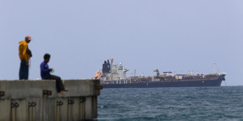 Es un deber ayudar a nuestros amigos cubanos, asegura Rusia tras llegada de petrolero a Cuba