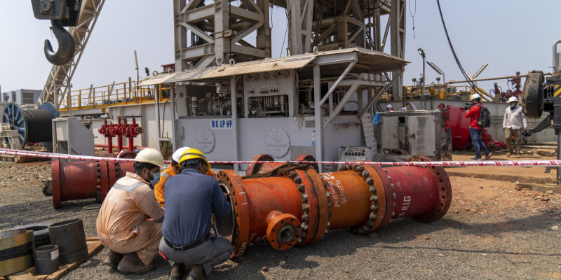 Petr&oacute;leo se mantiene por arriba de 100 d&oacute;lares por tensi&oacute;n en Medio Oriente