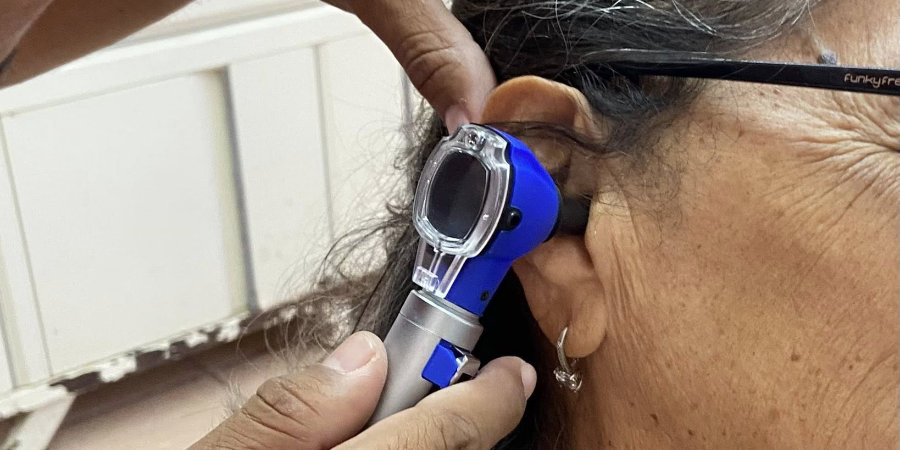 DIF Acaponeta realiza valoraci&oacute;n m&eacute;dica previa a la entrega de auxiliares auditivos