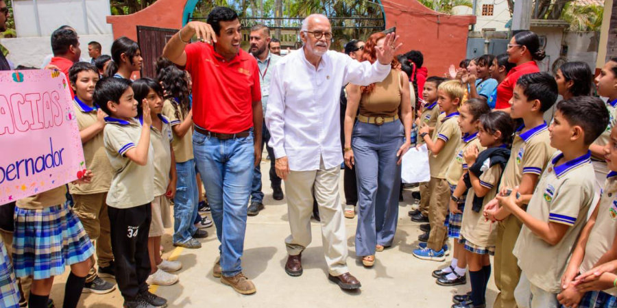 GOBERNADOR NAVARRO DIGNIFICA PLANTELES EDUCATIVOS EN BAH&Iacute;A DE BANDERAS