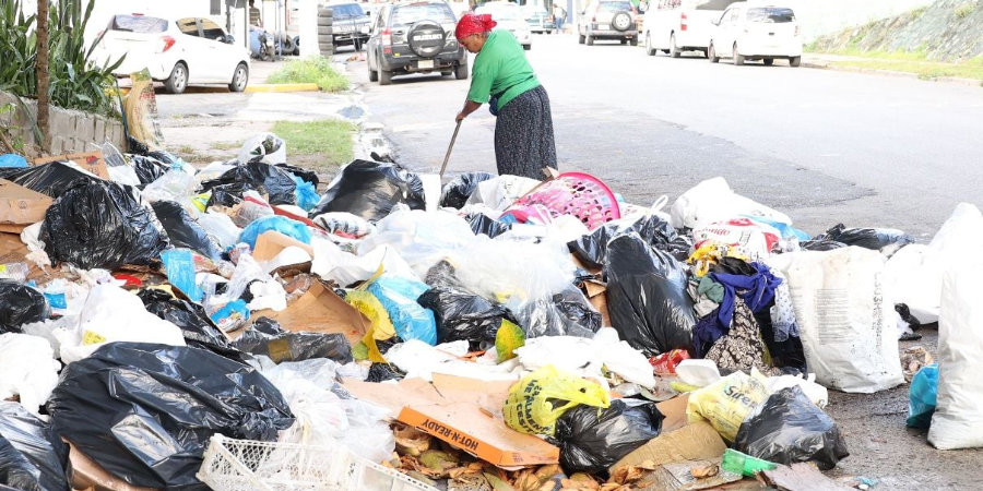 Basura y abandono en el Cristo Rey