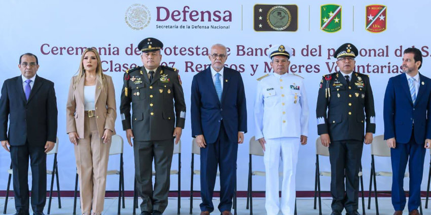 Protesta de bandera fortalece valores c&iacute;vicos en la juventud nayarita