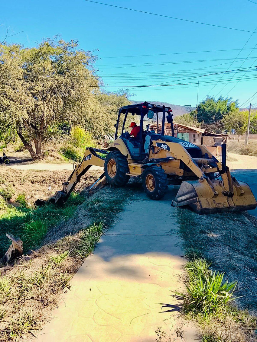 Gobierno de Nayarit intensifica mantenimiento en canales de Las Canteras