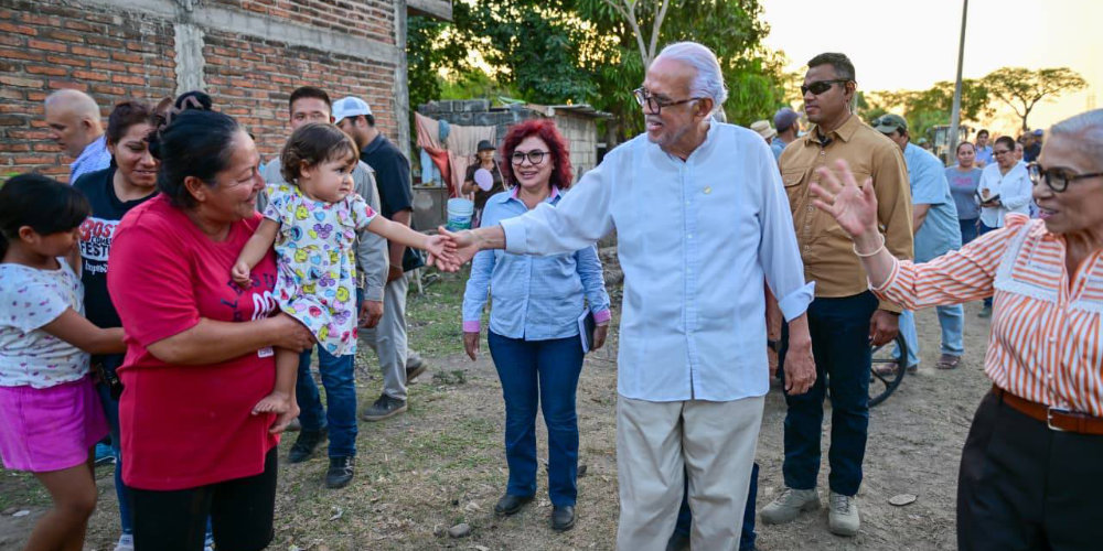 Supervisan Navarro Quintero y Beatriz Estrada obra de agua potable en Loma Bonita