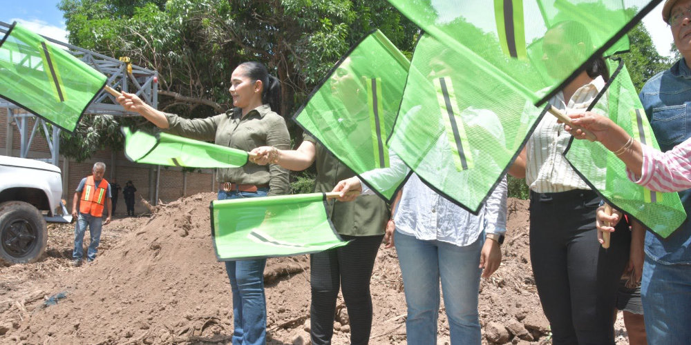 Gobierno de Tecuala da banderazo de arranque del pozo profundo la Huerta