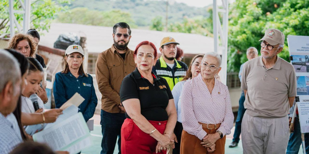 Navarro y Beatriz Estrada fortalecen escuelas y transforman vidas en Xalisco