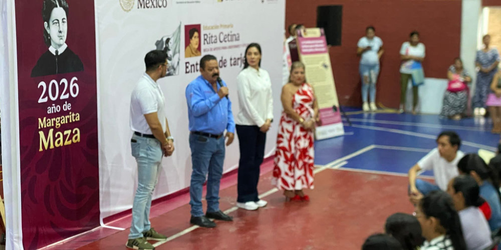 Rita Cetina Entrega M&aacute;s de 5 Millones de Pesos en Apoyos a Beneficiarios