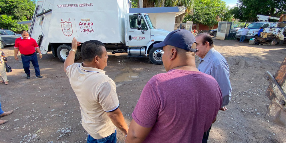 Ayuntamiento fortalece el servicio de recolecci&oacute;n de basura con la entrega de un nuevo cami&oacute;n