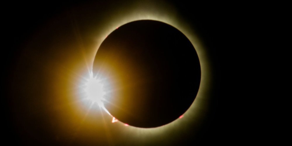 Eclipse total de Sol emociona a la Pen&iacute;nsula Ib&eacute;rica