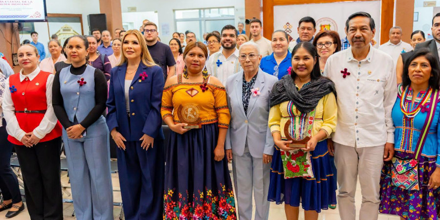 Beatriz Estrada reconoce a mujeres ind&iacute;genas destacadas de Nayarit