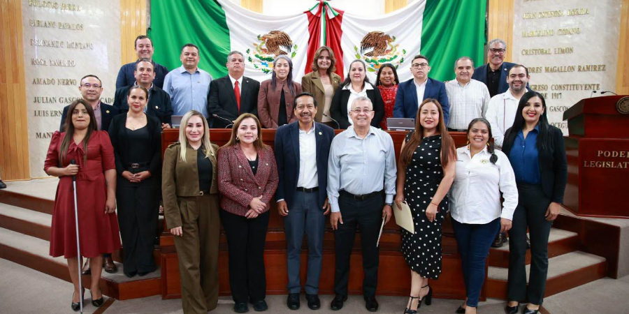 Rinden cuentas funcionarios ante el Congreso